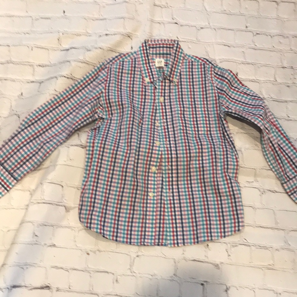 Gap kids button down. Perfect for Easter or going to dinner. Sz s. Gently used.